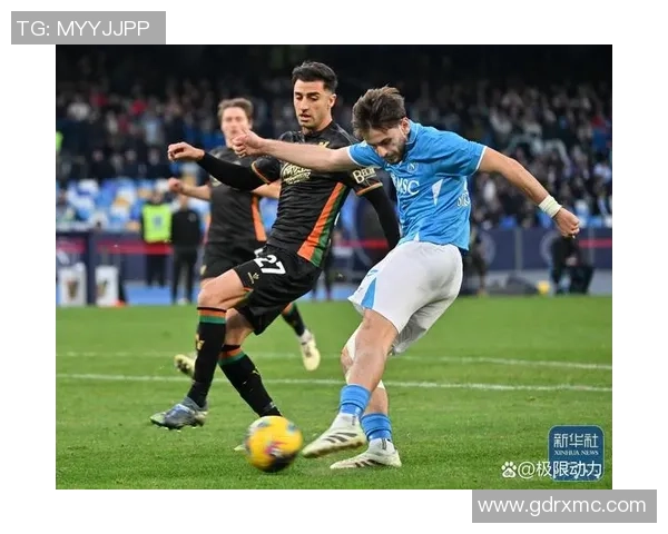 德甲精彩对决那不勒斯与里昂激战成平局全场沸腾集锦回顾 德甲精彩对决那不勒斯与里昂激战成平局全场沸腾集锦回顾