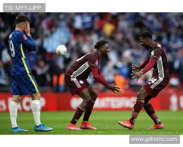 足总杯激战国米逆转莱比锡红牌争议引发全场热议与反思