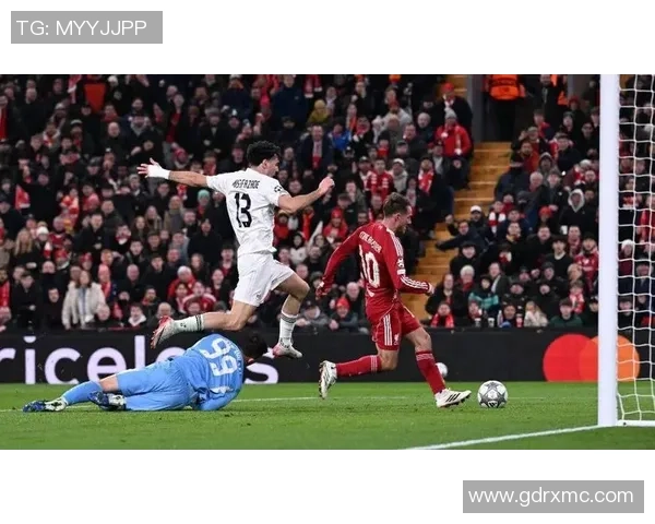 欧冠大战:多特蒙德大胜里昂红牌事件引发全场热议与十大精彩进球回顾 欧冠大战:多特蒙德大胜里昂红牌事件引发全场热议与十大精彩进球回顾