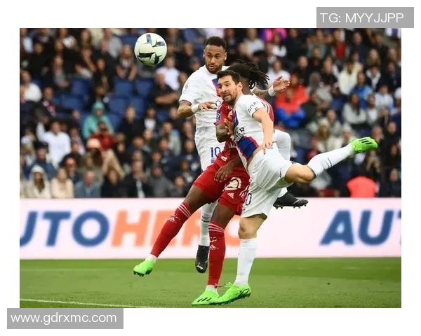 中超精彩战役巴黎圣日耳曼4-0大胜多特蒙德战术分析引发全场热议 中超精彩战役巴黎圣日耳曼4-0大胜多特蒙德战术分析引发全场热议