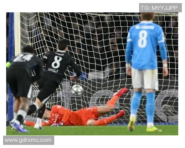 英超激战：皇马绝杀那不勒斯全场沸腾十大精彩进球回顾