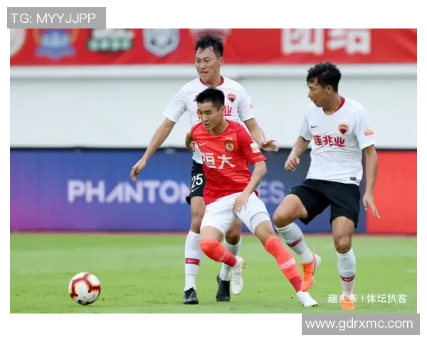 西甲激战本菲卡与尤文图斯握手言和转会传闻引发球迷热议