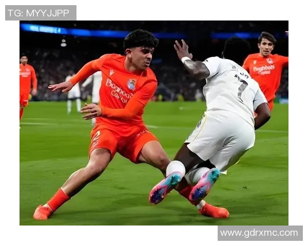 西甲激战巴萨与里昂4-3胜负悬念点球大战引发争议判罚全场沸腾 西甲激战巴萨与里昂4-3胜负悬念点球大战引发争议判罚全场沸腾